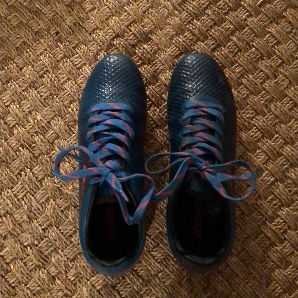 Bravo Size 7 Soccer Cleats